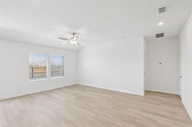 Photo - 2100 Rannoch St