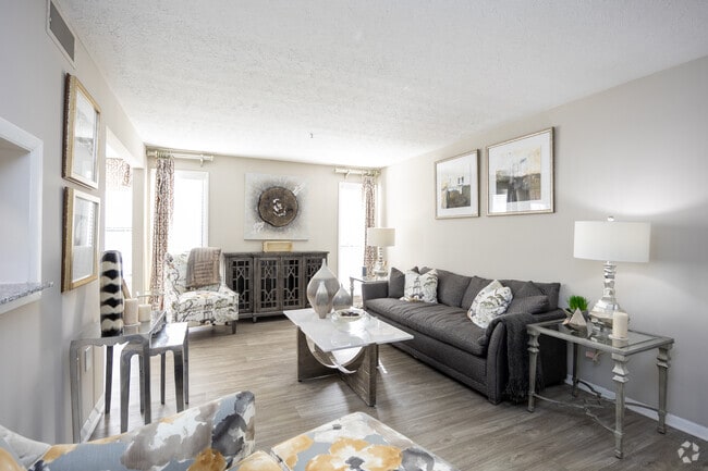 1BR, 1BA - 900SF - Living Room