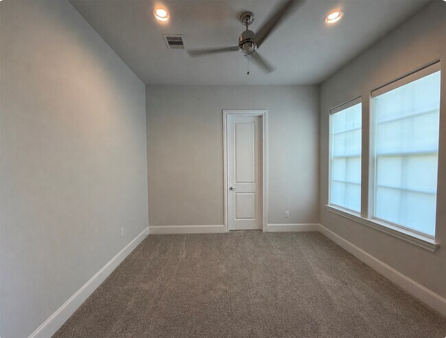 Photo - 824 Cage St