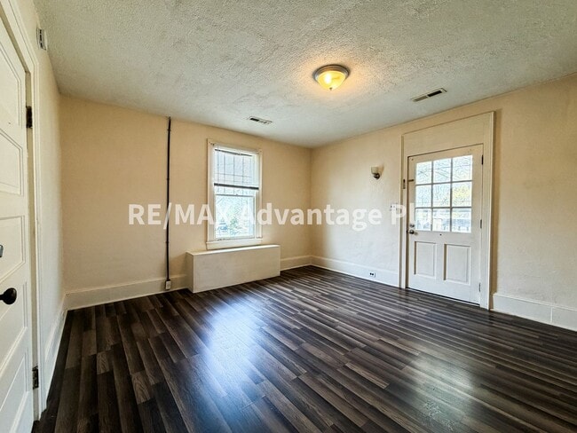 Photo - 106 Grove St Unit A