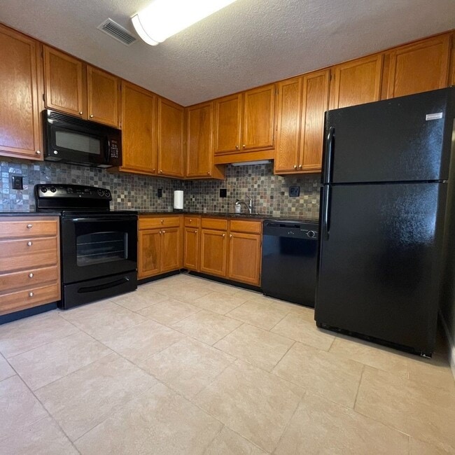 Photo - 2B/2.5 Condo in Longwood - Wood floors, great views, large balcony