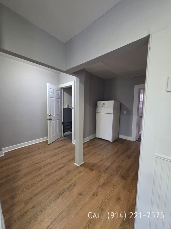 Photo - 155 School St