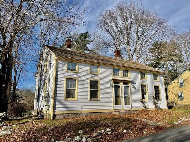 Building Photo - 8 N Rd Unit B