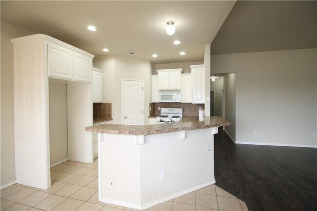 Photo - Lovely 4 Bedroom 2 Bathroom Home In Edmond Schools
