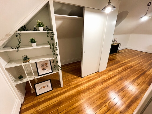 Photo - 3721 Cottage Grove Ave Unit 6