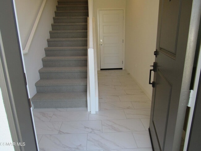 Photo - 527 Winchester Dr