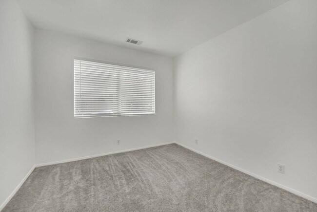Photo - 168 Herbie Ln