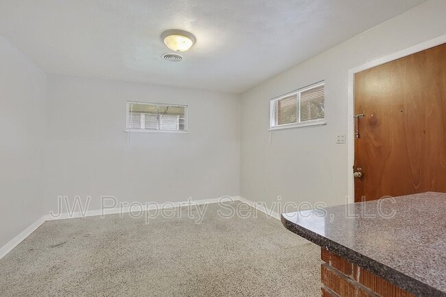 Photo - 124 Lake Ave