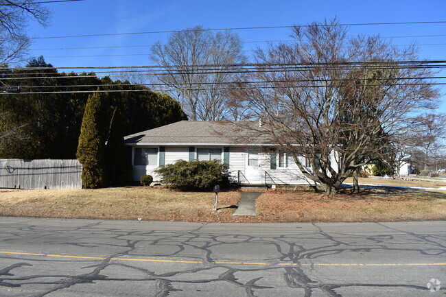 Building Photo - 158 Eckart St Rental