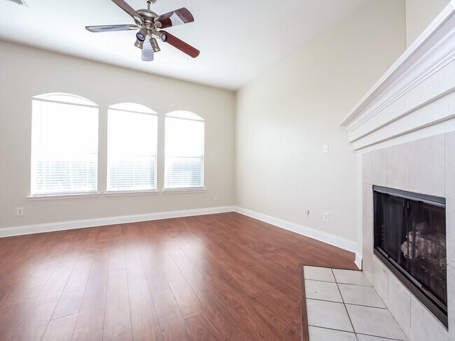 Photo - 773 Silverbrook Dr