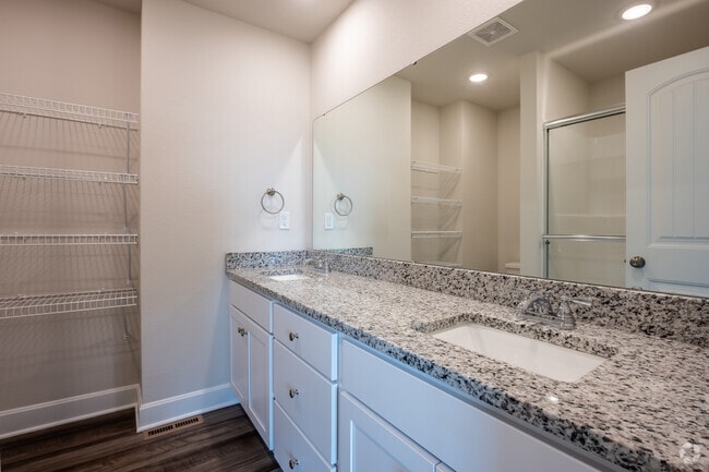 3BR, 2.5BA - 1,464SF - Bathroom