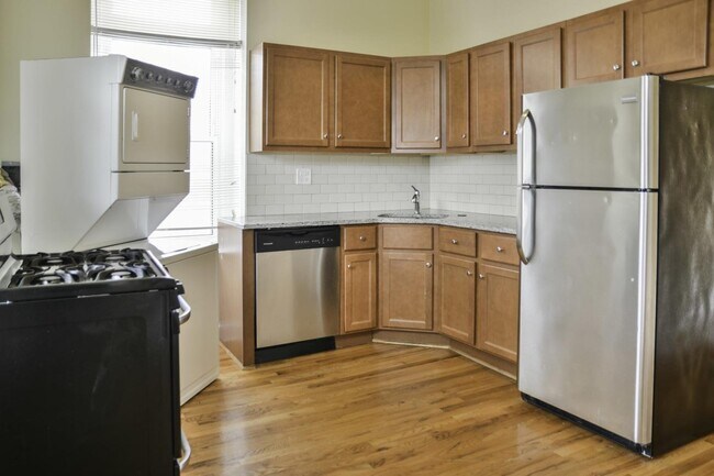 Photo - 3356 N Sheffield Ave Unidad 2E