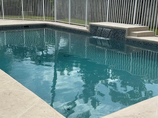 Building Photo - 969 Meadow Ave