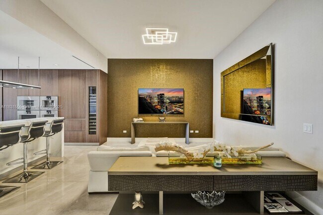 Photo - 18501 Collins Ave Unidad 402