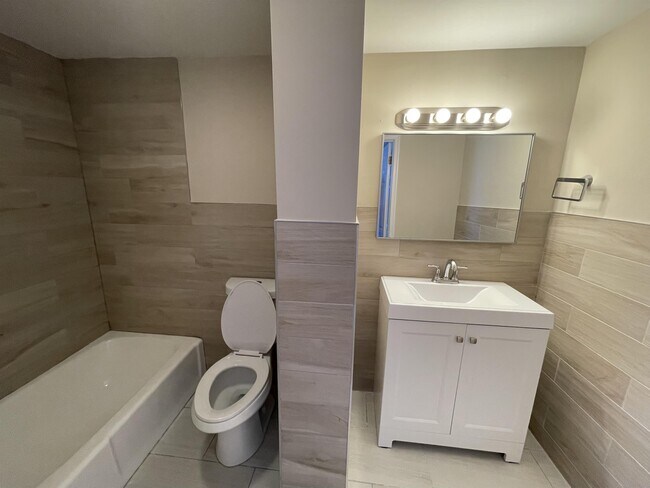 Photo - 2709 Kirkbride St