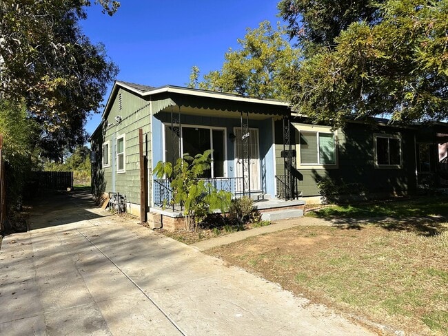 Building Photo - 4700 65th St Unit 4702 65th St