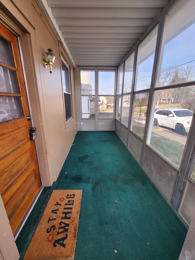 Photo - 2259 Schroeder St