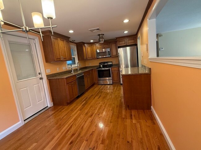 Photo - 9 Brookdale Cir
