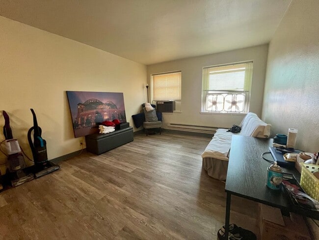 Photo - 1029 E Knapp St