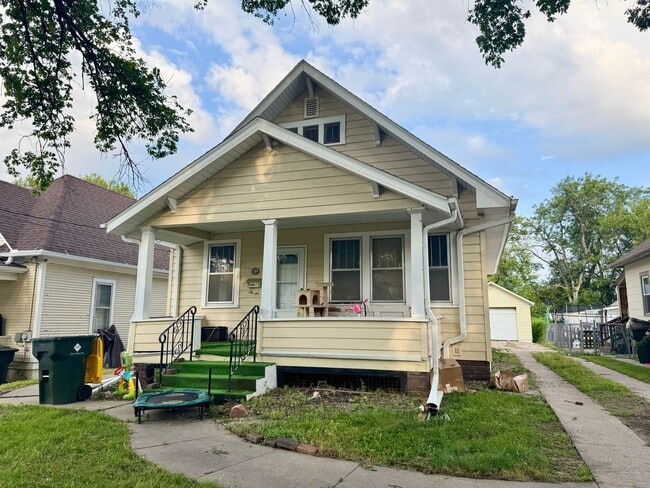 Building Photo - 3 Bed 1 Bath House