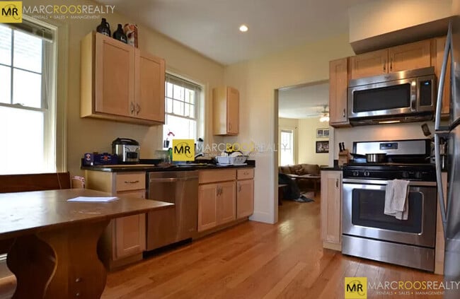 Photo - 74 Brooks St Unit 2