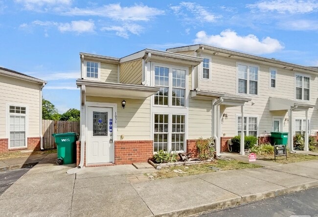 Building Photo - 1034 Wildwood Dr Rental