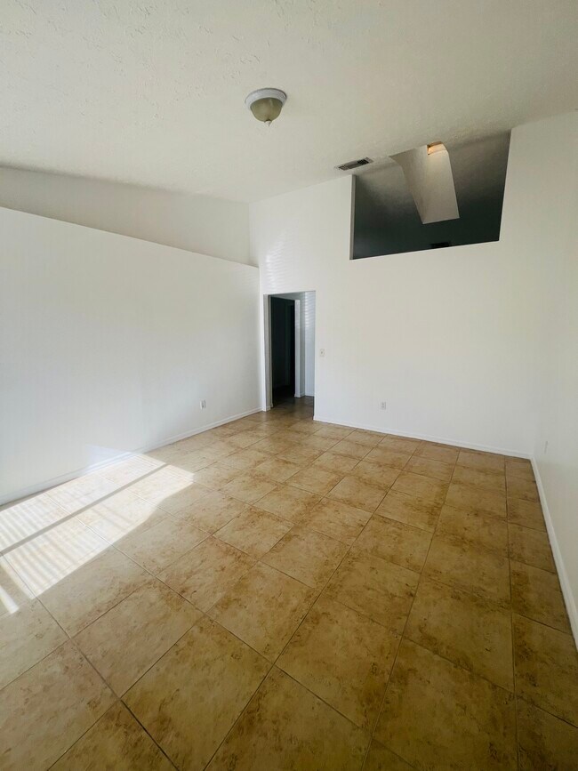 Photo - 1653 SE Lennard Rd