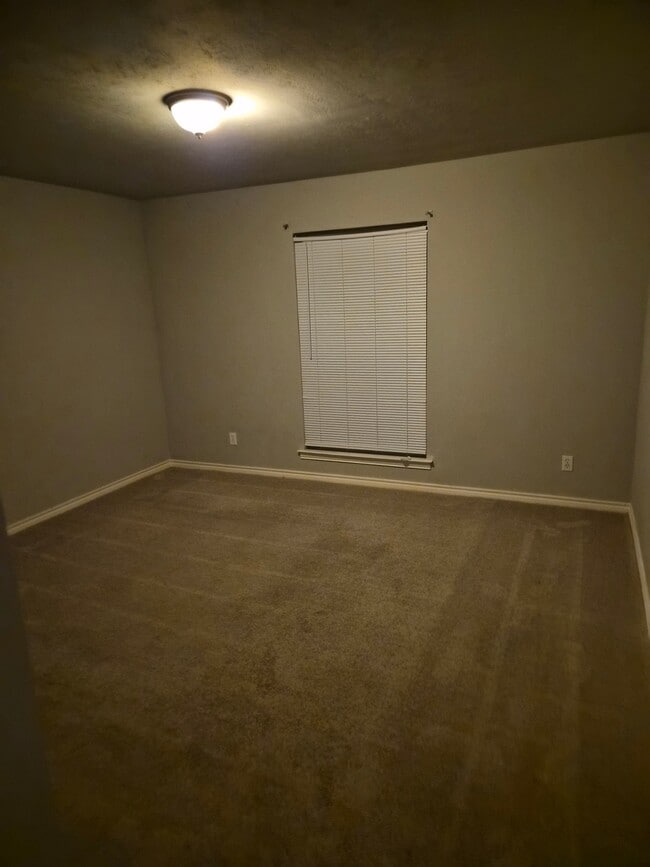 Photo - 1108 Waterview Ln