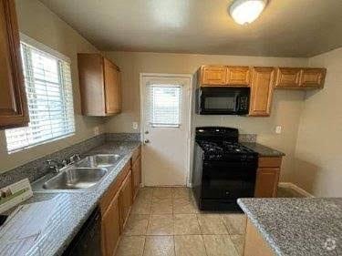 Building Photo - 2640 E 110th St Rental