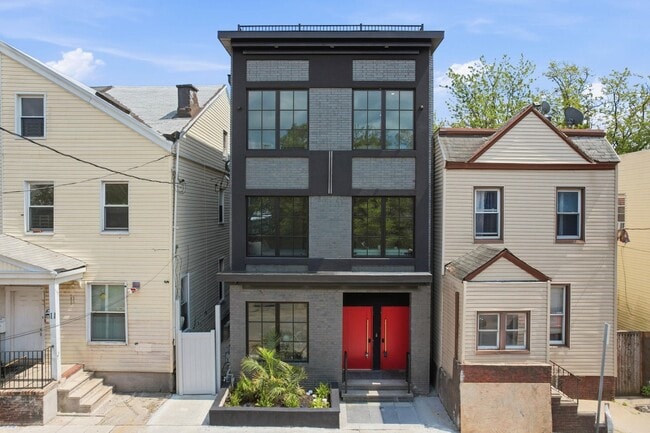 9 Minerva St Unit 2