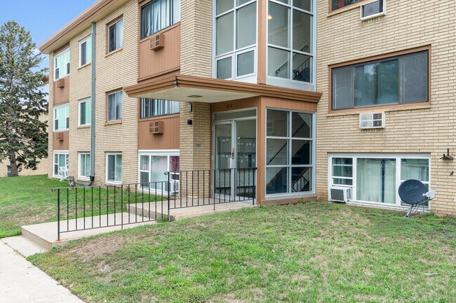 Photo - English Manor Unidad G6