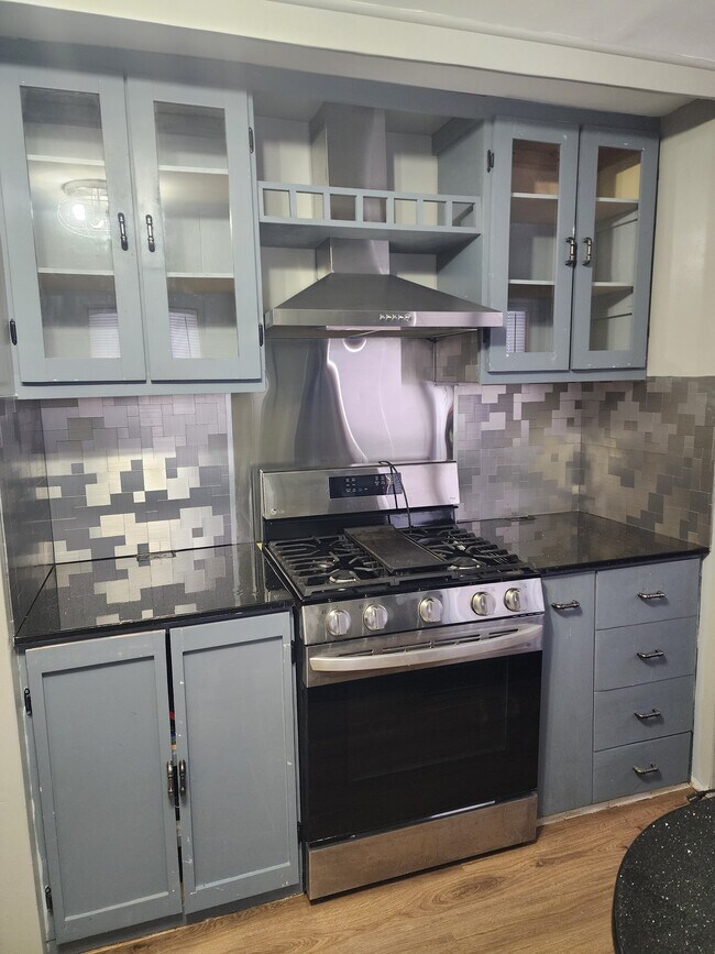 Photo - 333 Cleveland Ave E