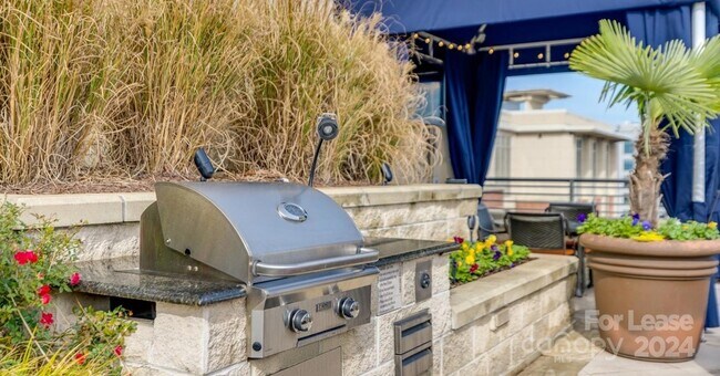 Photo - 125 W Tremont Ave Unit A1B