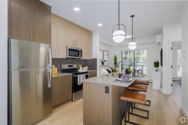 1BR, 1BA w/ Den - 609SF - Kitchen