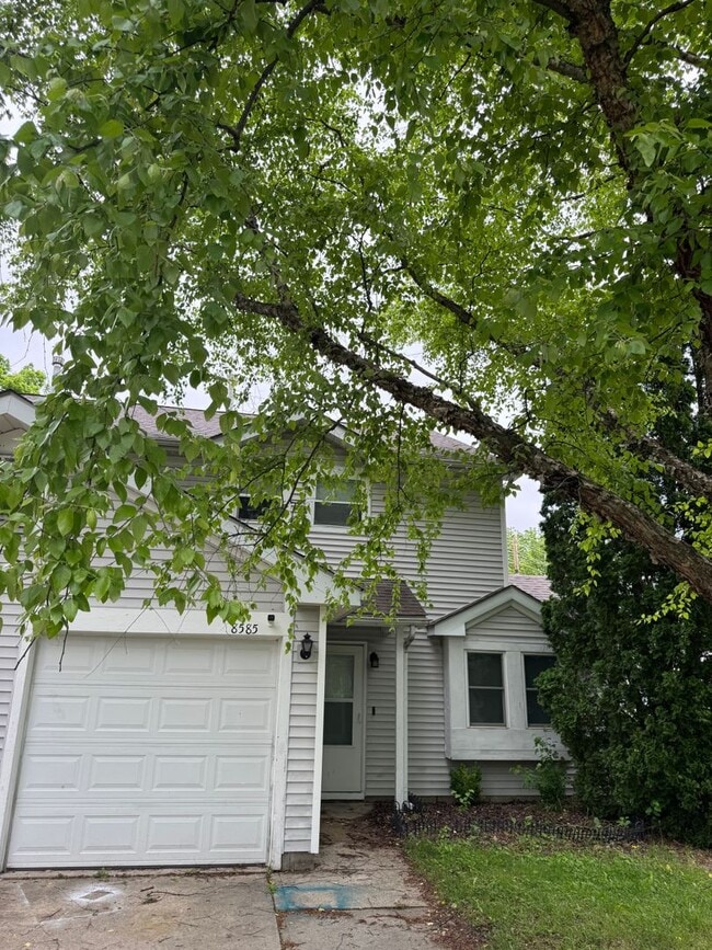 Lawrence Twp - 3 bedroom townhome - Lawrence Twp - 3 bedroom townhome