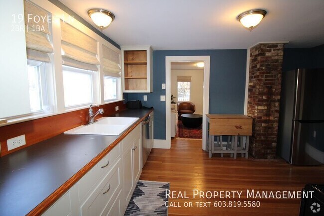 Building Photo - Cozy and Quaint 2 BD Kittery Point Cottage! Rental