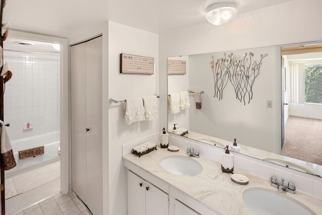 Regency Park Apartments