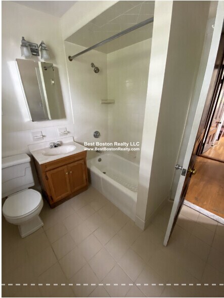 Photo - 211 Holland St Unit 2