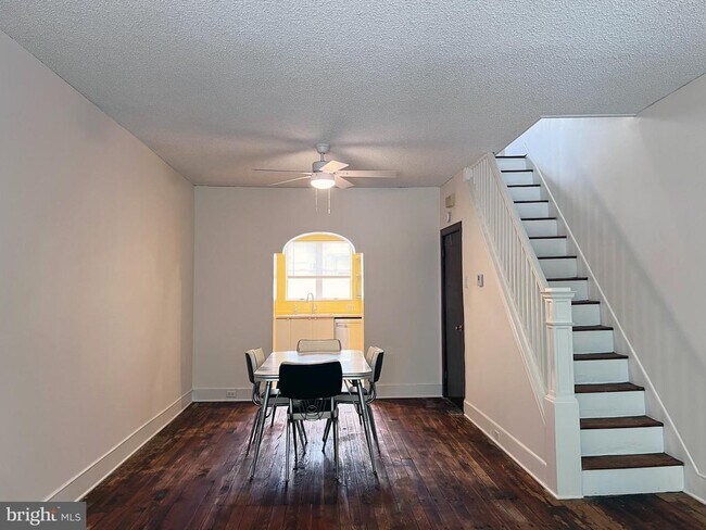 Photo - 1211 Daly St