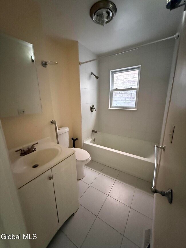 Photo - 413 9th St Unidad 1