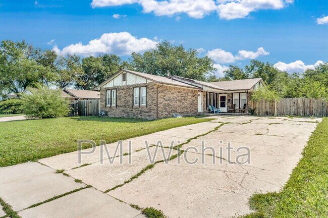 Photo - 3216 S Walnut St