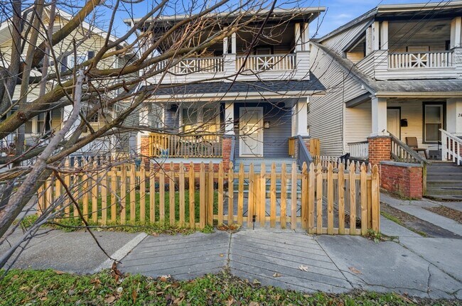 Building Photo - 243 W 32nd St Unit 1