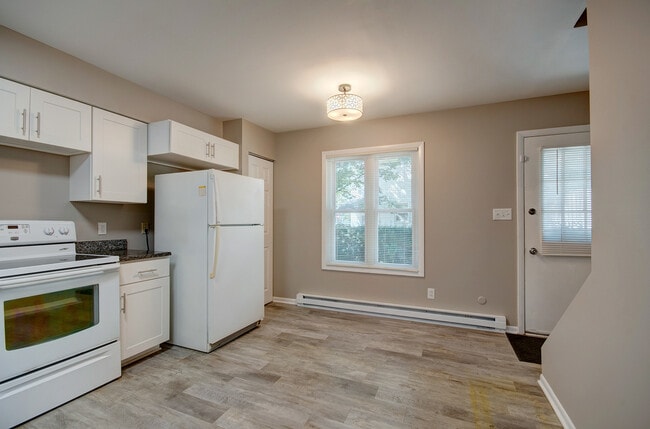 Photo - 24023 W Oak St