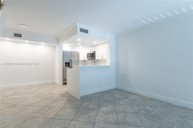 Building Photo - 8660 NW 6th Ln Unit 3321 Rental
