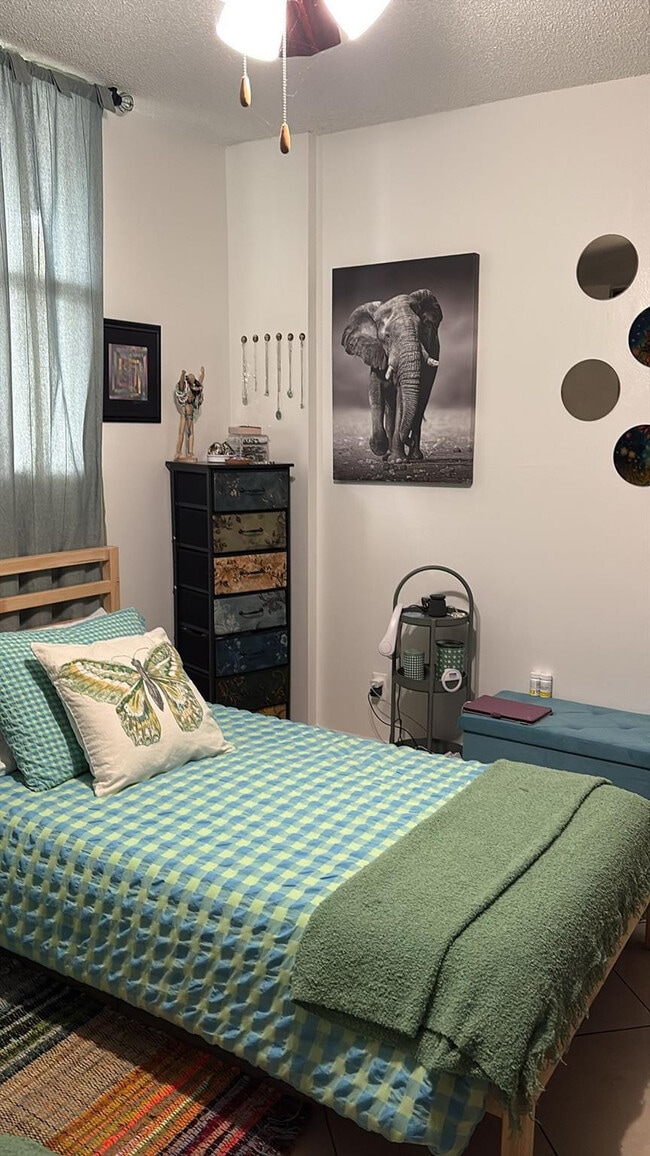 Photo - 118 Royal Pk Dr Unit 1F