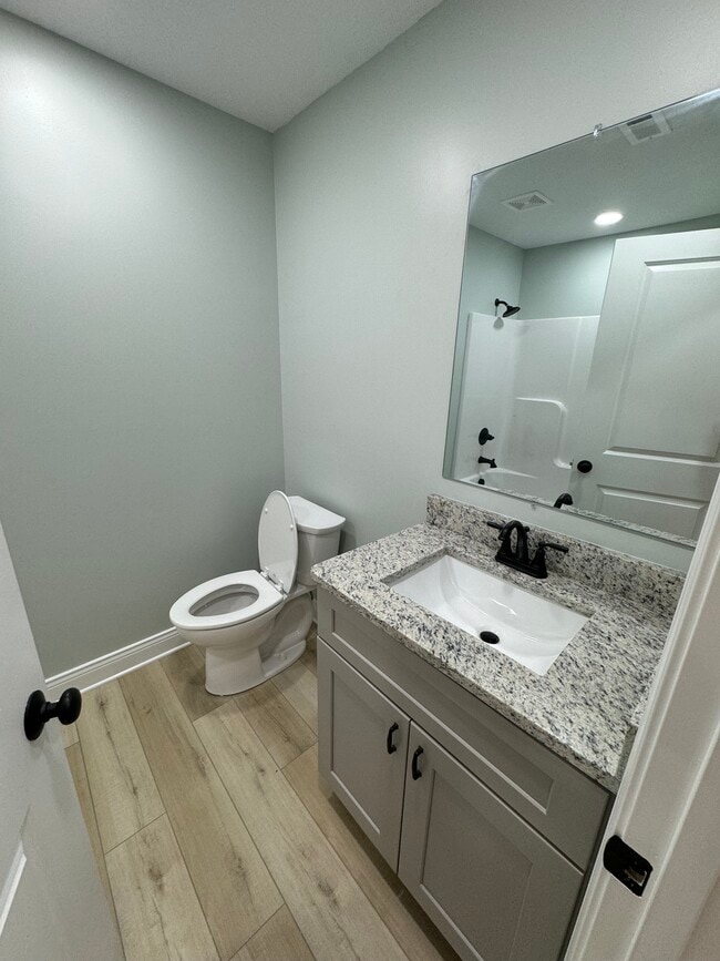 Photo - 857 Elmdale Rd Unit B