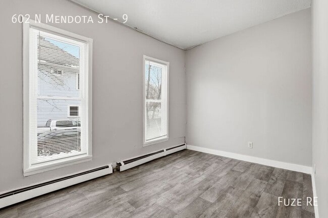 Photo - 602 N Mendota St Unidad 9