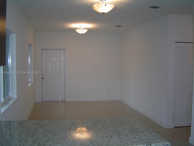 Photo - 1153 SW 13th St Unidad 0