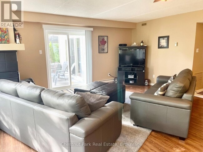 Photo - 812 Suncrest Cir