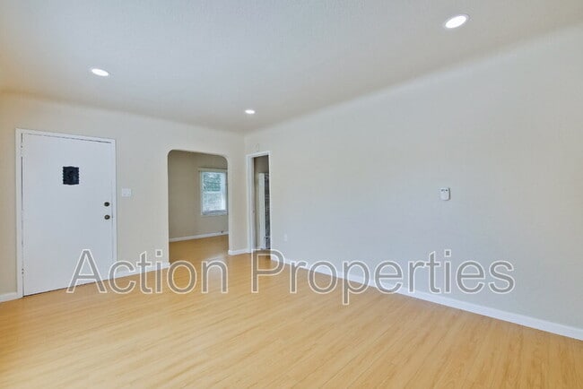 Photo - 171 N Frances St